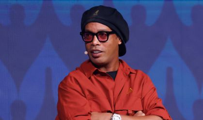 Ronaldinho Gaúcho lança manual de futebol para novos jogadores; veja