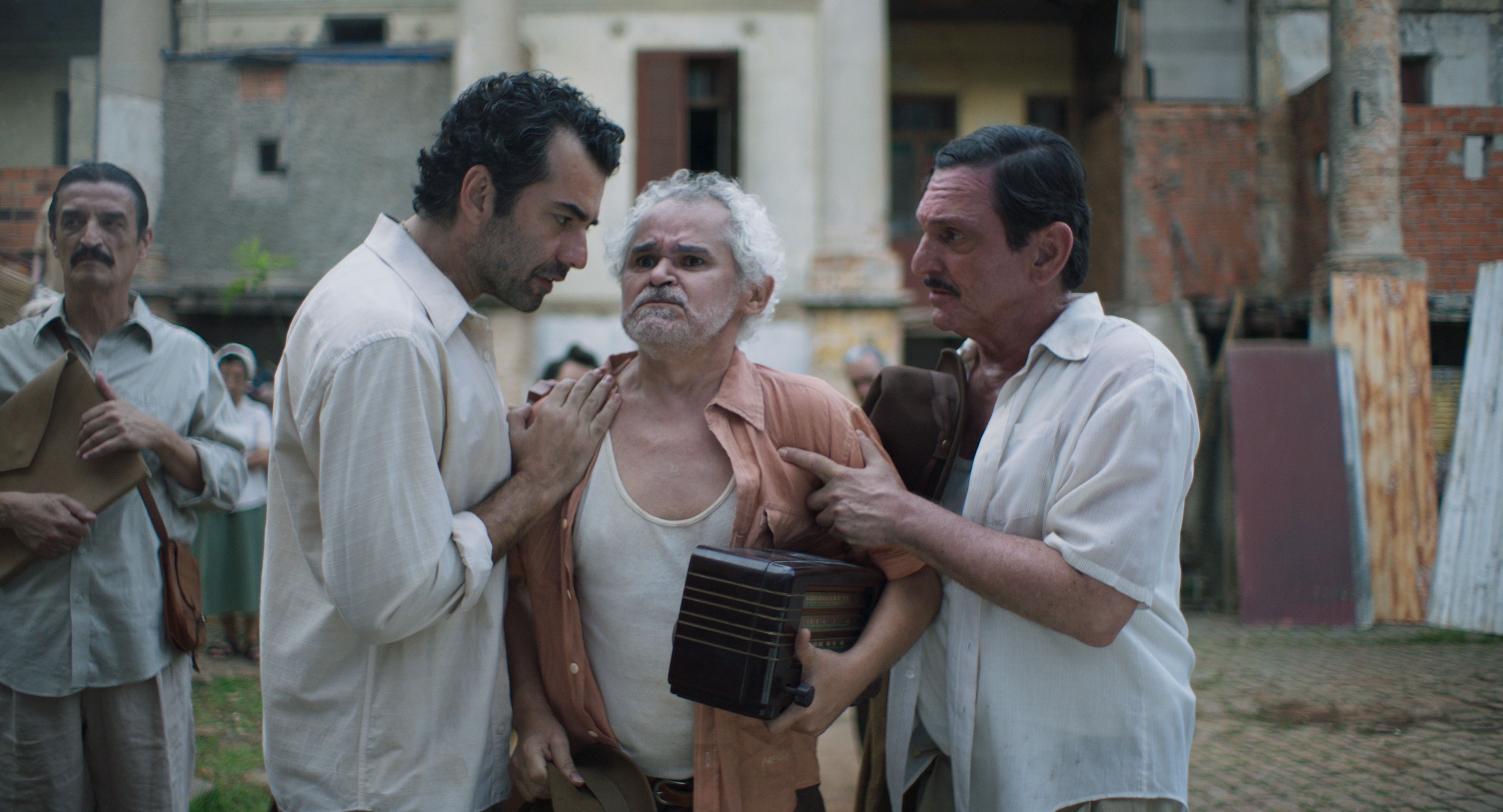 O longa "Saudosa Maloca", inspirado na obra de Adoniran Barbosa, chega aos cinemas em 21 de março. / Divulgação