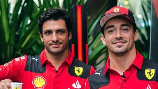 Carlos Sainz e Charles Leclerc, pilotos da Ferrari
