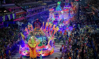Unidos do Viradouro falou sobre o culto ao vudum serpente no encerramento dos desfiles do Grupo Especial