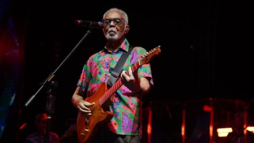 Gilberto Gil se apresenta na abertura do carnaval do Recife, no Marco Zero