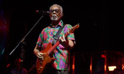 Gilberto Gil se apresenta na abertura do carnaval do Recife, no Marco Zero