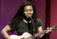Tracy Chapman se apresentará no Grammy com Luke Combs