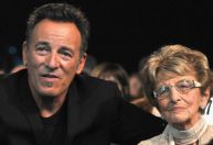 Mãe de Bruce Springsteen morre aos 98 anos e ganha homenagem do cantor