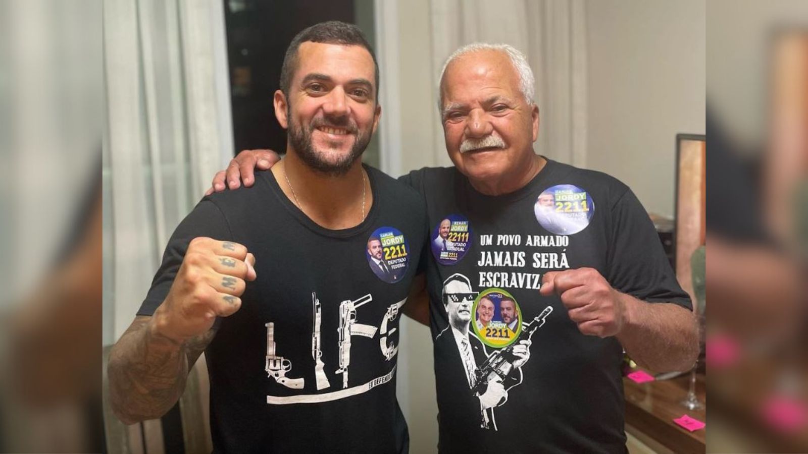 O deputado Carlos Jordy (à esq,.) e o pai dele, Carlos Roberto Coelho de Mattos