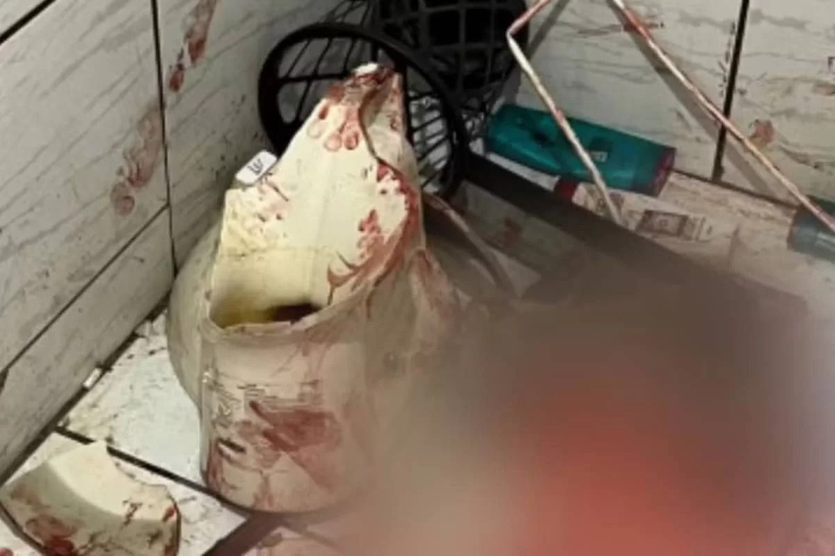 Vaso sanitário quebrou enquanto mulher estava sentada nele