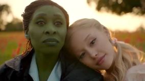 Ariana Grande e Cynthia Erivo em ‘Wicked’ em cena