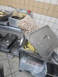 Armazenamento inadequado de alimentos no camarote Lounge Sapucaí