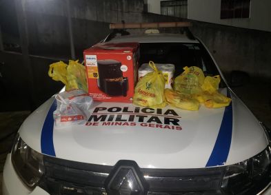 Produtos encomendados pela golpista foram apreendidos pela polícia