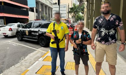 Imagem de destaque do post: Policiais disfarçados de foliões prendem ladrões nos blocos de Carnaval em SP