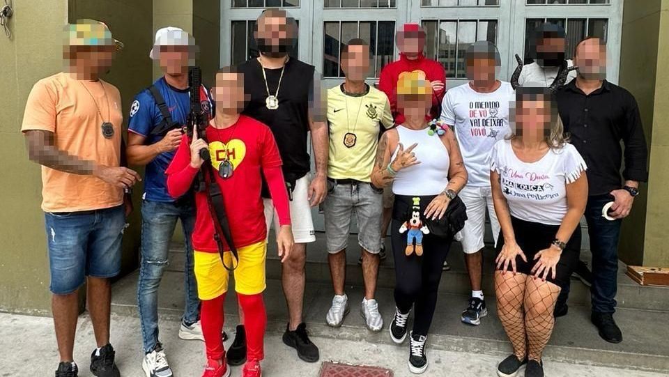 Policiais disfarçados durante o Carnaval de São Paulo