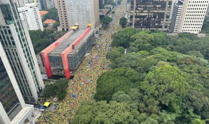 Bolsonaro e Michelle chegam a ato na Paulista