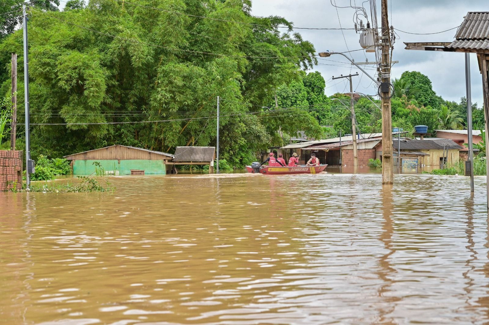 Governo do Acre decreta estado de emergência devido às fortes chuvas em 17 cidades