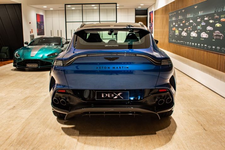 Aston Martin DBX707 e Vantage V8 podem ser comprados no Brasil / Divulgação / UK Motors