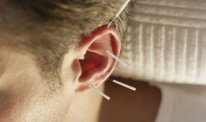Estudo confirma benefício da acupuntura auricular no tratamento da depressão