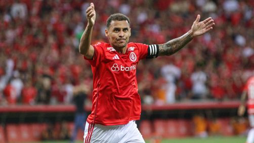 Alan Patrick comemora o gol da vitória do Grêmio no Gre-Nal 441