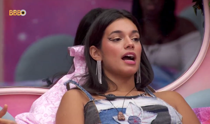 Alane cogita a possibilidade de Raquele ser a favorita do BBB24 após a eliminação de Deniziane