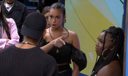 Alane e Leidy discutiram com Juninho após formação de paredão