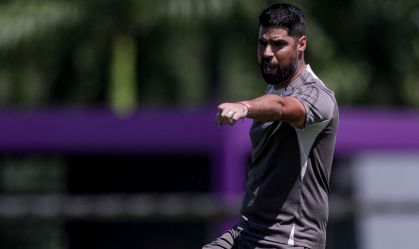 Sob pressão, António descarta desespero no Corinthians e já pensa no Vitória