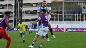 Gondou comemora o gol da Argentina que tirou o Brasil dos Jogos Olímpicos