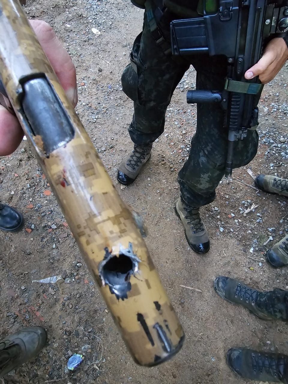 Atirador de elite da PM dispara e acerta arma de suspeito em Santos; veja foto / Divulgação PM