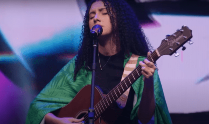 Cantora alerta para exploração sexual infantil em reality e famosos repercutem