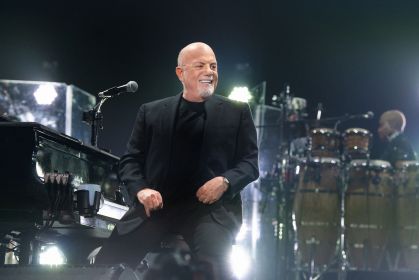 Billy Joel lança "Turn The Lights Back On"