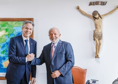 Secretário de Estado dos EUA, Antony Blinken, e presidente Luiz Inácio Lula da Silva (PT).