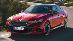 BMW i5 é sedã elétrico grande alemão