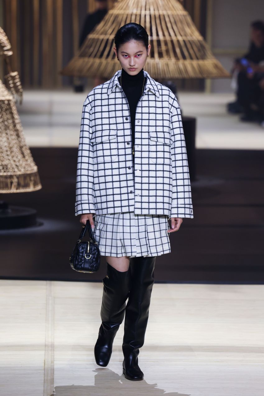 Desfile da Dior na Semana de Moda de Paris 2024 / Peter White/Getty Images