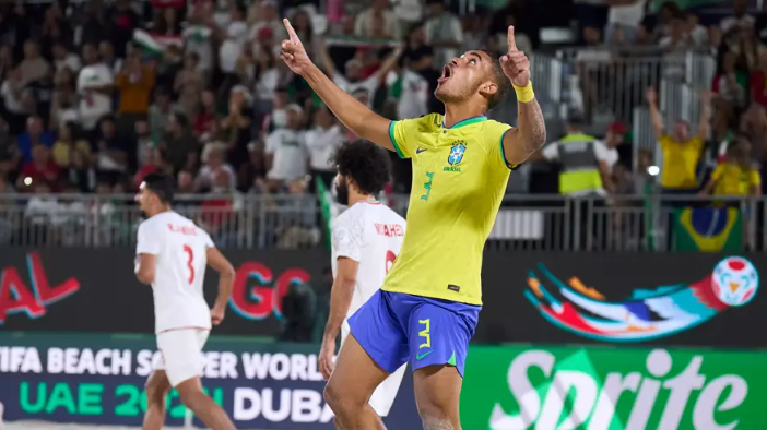 Seleção Brasileira enfrenta a Itália na decisão do Mundial de Beach Soccer