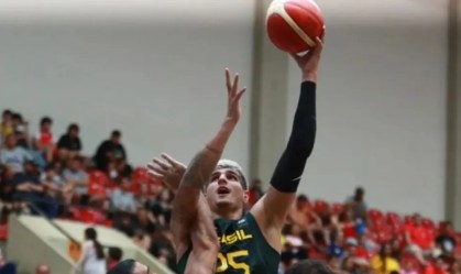 Ala-pivô Gabriel Jaú anotou 12 pontos na vitória