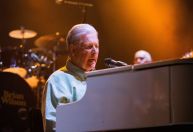 Brian Wilson, dos Beach Boys, é diagnosticado com demência