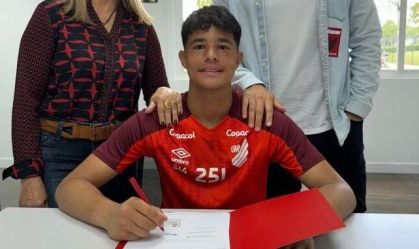 Bruninho Samudio assinou contrato com o Athletico-PR