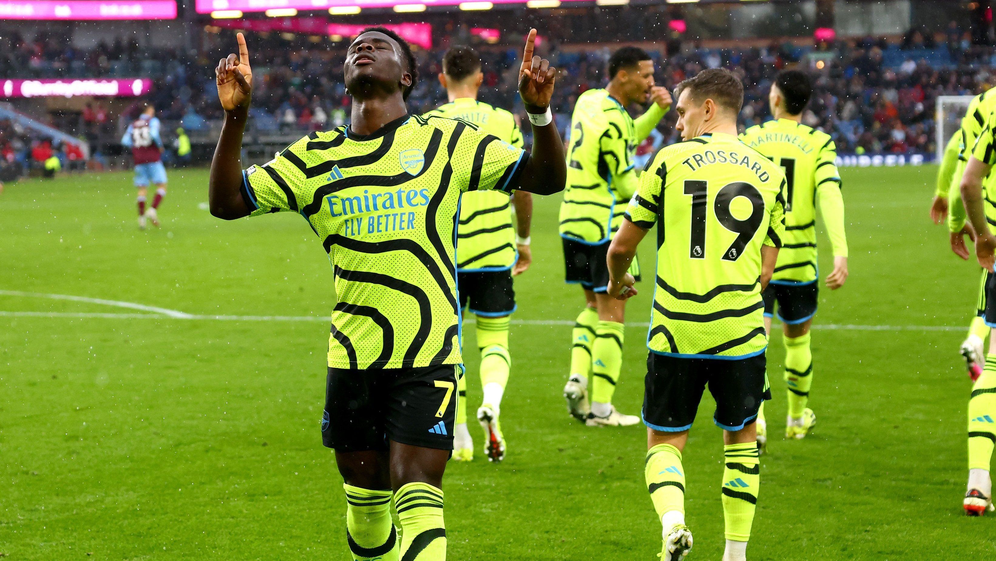Arsenal comemora gol contra o Burnley