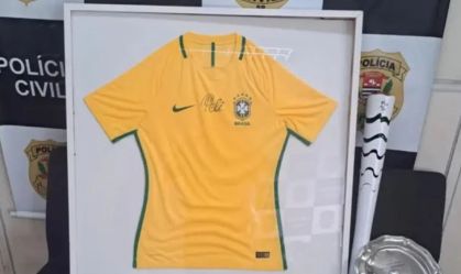 Polícia recupera tocha olímpica e camisa autografada por Pelé roubadas em dezembro