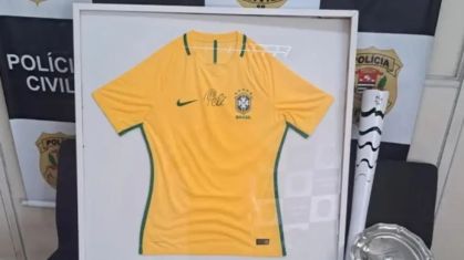 Camisa autografada por Pelé e tocha da Rio-2016 entre itens recuperados pela polícia