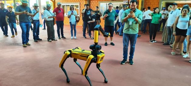 Show Rural Coopavel apresenta cão-robô como ferramenta para o campo