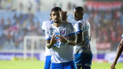 Cauly comemora gol na vitória do Bahia sobre o Moto Club pela Copa do Brasil