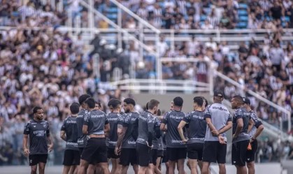 Jogadores do Ceará durante treino aberto realizado em janeiro, no estádio Presidente Vargas