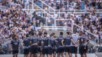 Jogadores do Ceará durante treino aberto realizado em janeiro, no estádio Presidente Vargas