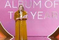 Grammy: Céline Dion faz rara aparição desde diagnóstico de síndrome neurológica