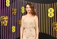 Atriz de "The Crown" revela que viu "Titanic" 12 vezes por DiCaprio
