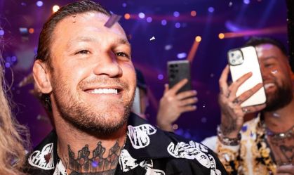 Conor McGregor indica luta de boxe com Logan Paul