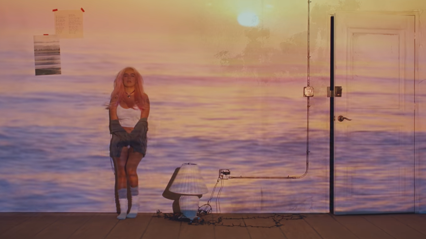 Karol G lançou "Contigo", música em parceria com Tiësto