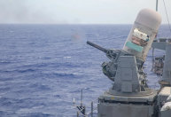 Marinha dos EUA destrói míssil Houthi segundos antes de navio americano ser atingido
