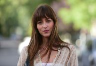 Dakota Johnson aparece de visual novo em trailer de 