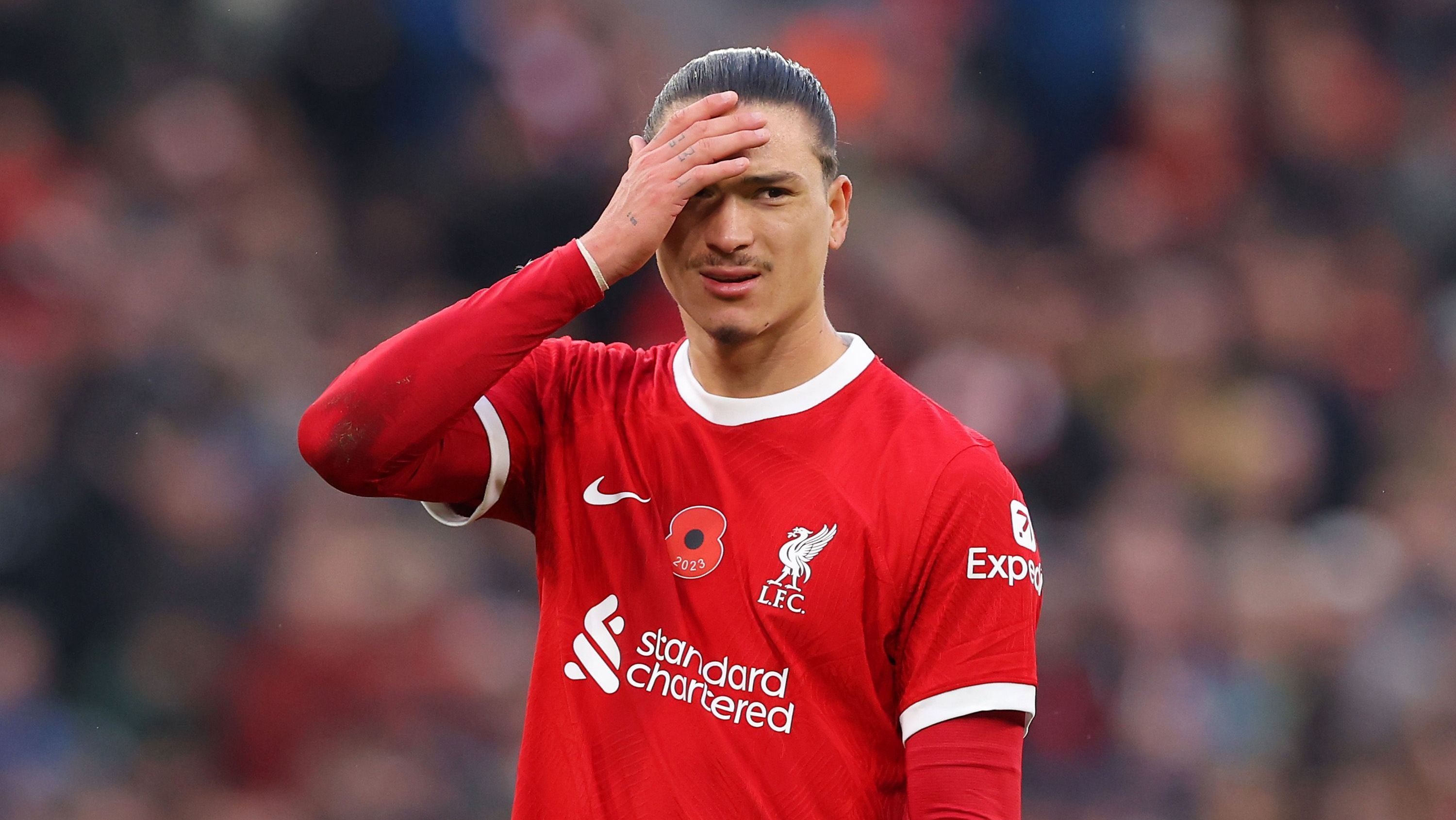 Darwin Núñez perdeu um pênalti e acertou a trave quatro vezes contra o Chelsea
