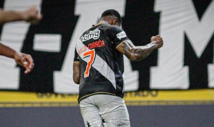 David comemora gol pelo Vasco contra o Audax Rio pelo Campeonato Carioca