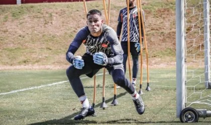 Dênis Júnior, goleiro do Vila Nova